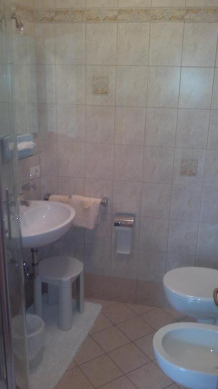 Hotel B&B Gasthof Zur Linde Rio di Pusteria Стая снимка
